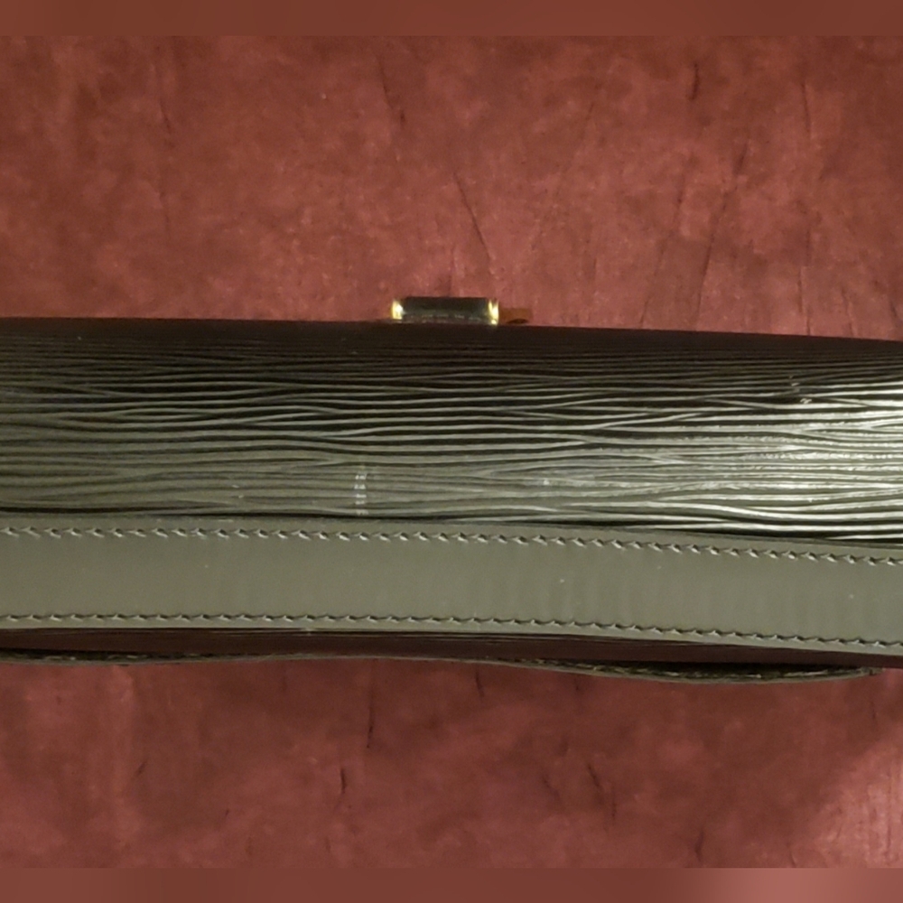 Authentic Louis Vuitton epi leather saddle bag black - Picture 7 of 14